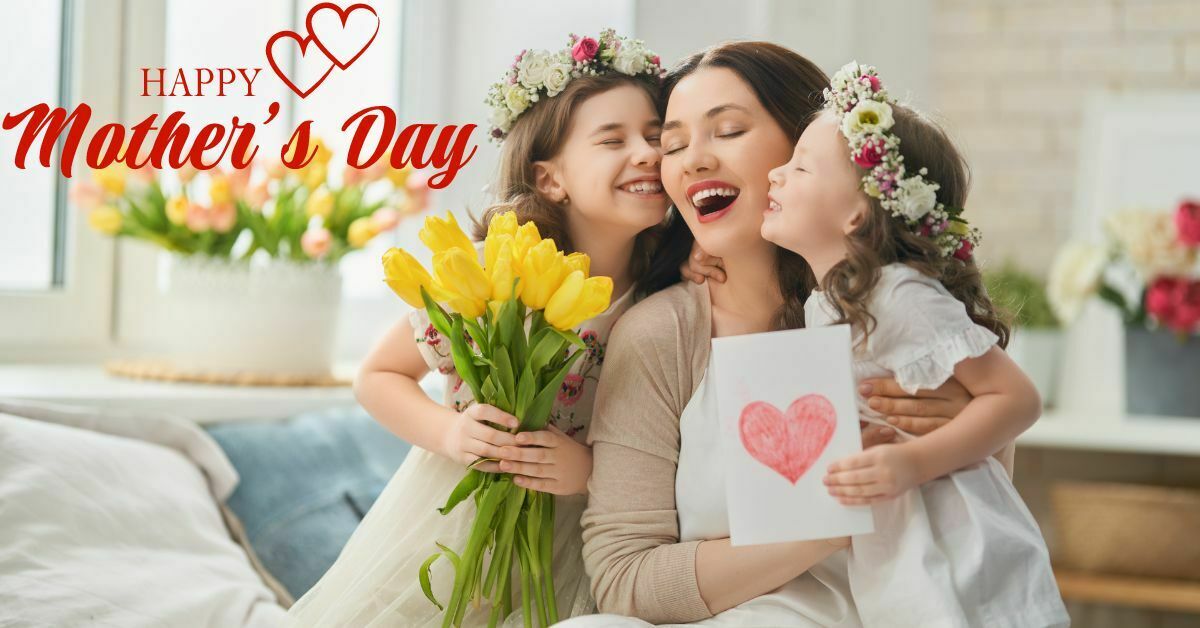 Happy Mother's day wishes with beautiful mother and 2 daughters and yellow flowers and a red heart card